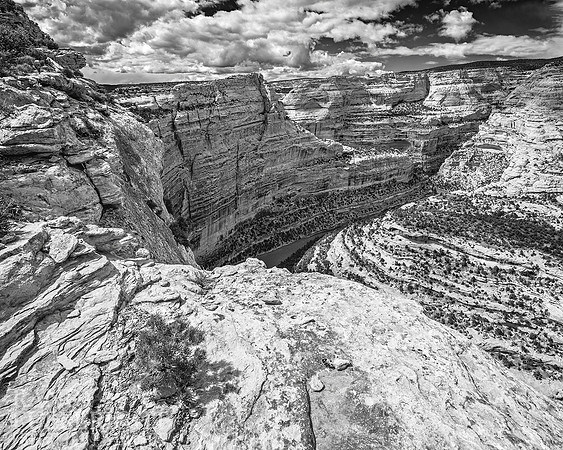 The Grand Overhang looking West